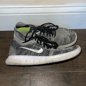 Nike Free Run Flyknit Sneakers